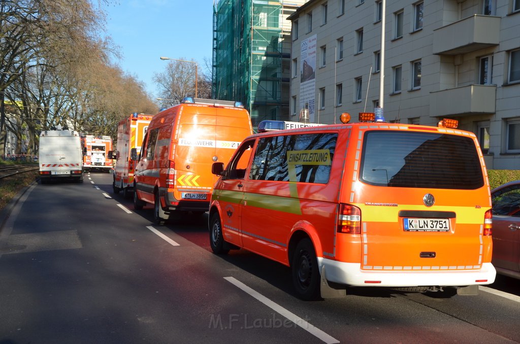 Gasaustritt 2 Koeln Ehrenfeld Lindenbornstr P08.JPG - Miklos Laubert